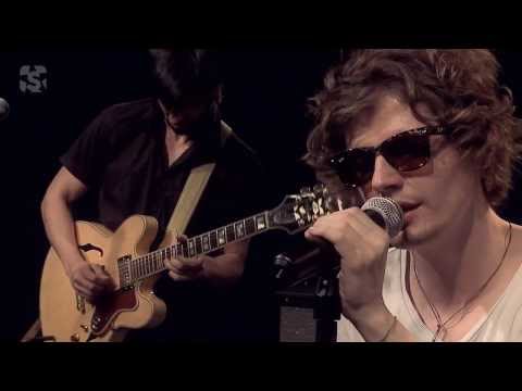 Toni Ferreira em "Se eu vou" no Estúdio Showlivre 2014