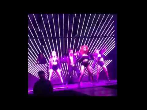 Victoria Ray [live performance]