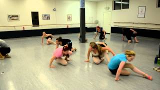 &quot;Come and Fill Me Up&quot; Dance Combo