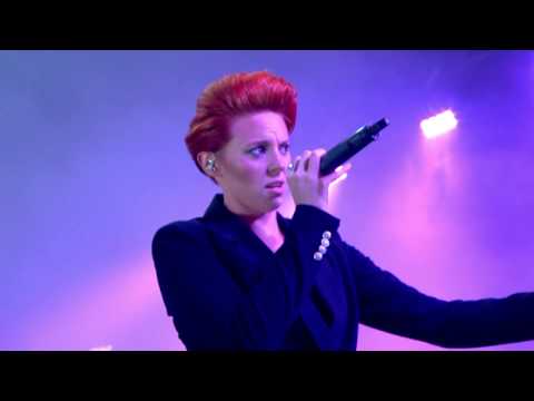 La Roux - Glastonbury festival 2015