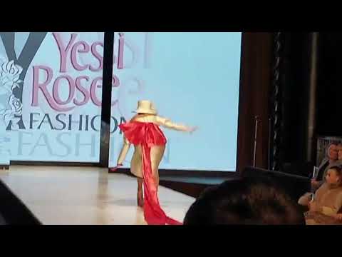 Model FALLS in stilettos during Yesi Rose Fashion Show at New York Fashion Week (February 14, 2022)