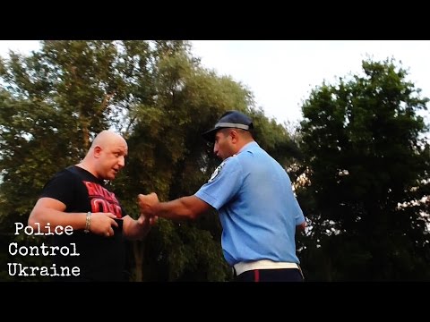 Качок отжимает ствол у мента | Took a gun from the cop Ukraine