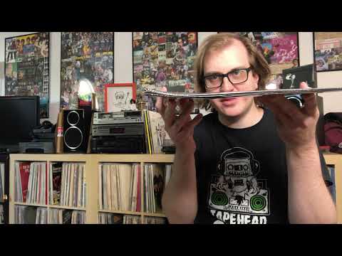 Unboxing St. Vincent's "Daddy's Home" Deluxe Vinyl, Cassette and 8-Track (the vinyl is bent )