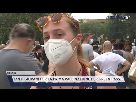 2021-07-26 FIRENZE - TANTI GIOVANI PER LA PRIMA VACCINAZIONE PER GREEN PASS