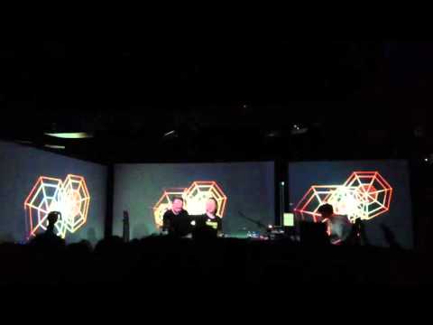 01. Before your very eyes - Alternative (Atoms for peace - Amok / Thom Yorke)