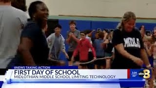 'Back to basics': Chesterfield schools moves toward less screen time