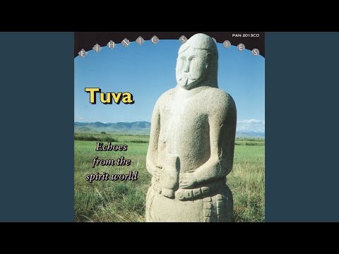 Oorzhak Khunashtaar-ool bile. Maksim Dagpainyng khöömei sygydy Sygyt-Khöömei song in the...