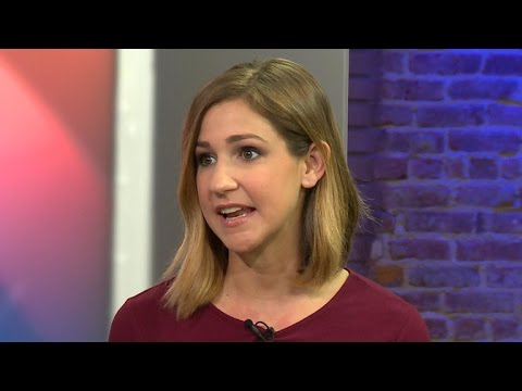 Clinton emails reveal struggle with transparency