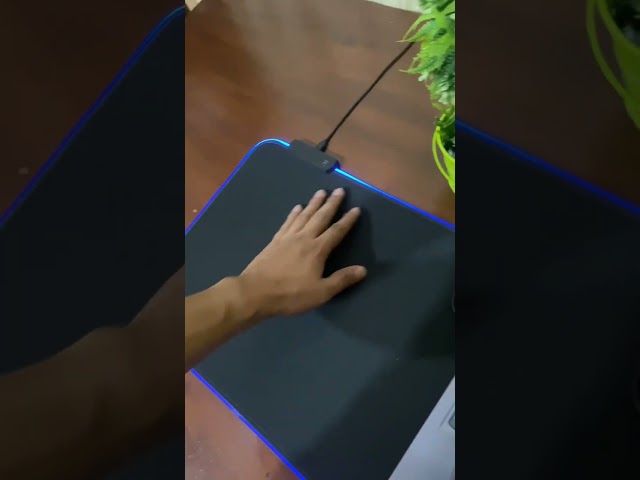 Vídeo relacionado con SPYCO - Alfombrilla Ratón Gaming RGB, Tamaño XXL 900mm x 400mm, Base Antideslizante, Superficie Caucho Impermeable, Puerto Micro-USB, Óptima Fluidez, RGB, 900mm x 400mm, Caucho