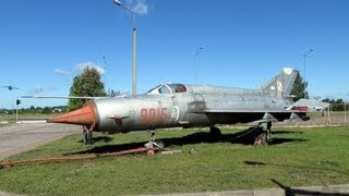 preview picture of video 'MiG-21 MF Mikoyan-Gurevich, Polish Air Force, Toruń, Kuyavian-Pomeranian, Poland, Europe'