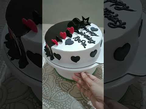 simple cake decoration 🤍🖤❤️