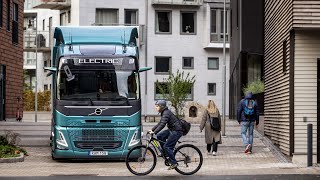 Volvo Trucks – Train Teens “See Be Seen” (Safety Awareness Video)