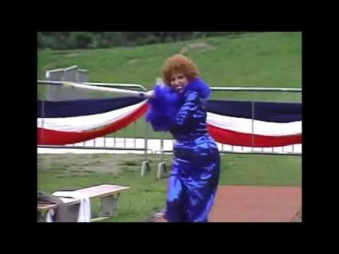 Opera humor - La STUPENDA and La FENOMENA Sills & Sutherland