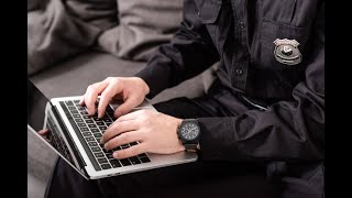 האם צריך לשתף פעולה עם המשטרה ▪️ הרב נחמנסון ▪️ (כולל הוראה ומשפט) (הרב יהודה לייב נחמנסון) - התמונה מוצגת ישירות מתוך אתר האינטרנט יוטיוב. זכויות היוצרים בתמונה שייכות ליוצרה. קישור קרדיט למקור התוכן נמצא בתוך דף הסרטון