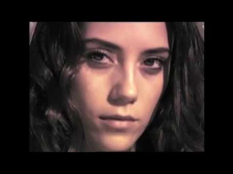 Sila e Boran Brazil - Sila dorme cansada e Boran cuida dela