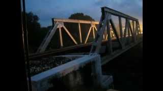 preview picture of video 'palang pintu perlintasan kereta api di glagah banyuwangi'