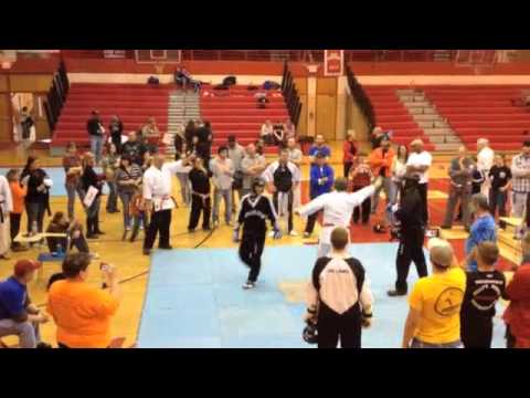 Landon Reynolds vs Danny Potts