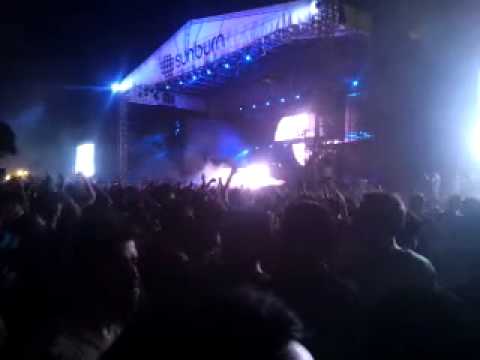Sunburn Bangalore 2013: DJ Tiesto - Tom Novy vs Jean Claude Ades - Slap That Bitch (Boys Mix)