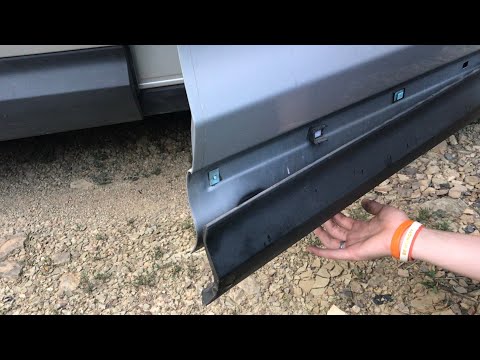 REPAIRING broken lower door molding garnish 2014 hyundai santa fe 877222W000CA