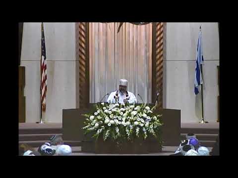 Hazzan David Propis & Choir Sing "Kad'sheinu"