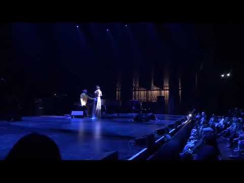 Fito Paez Feat Angela Aguilar Yo vengo a  ofrecer mi corazon  Hollywood Dolby Theatre 8 /11 /2019