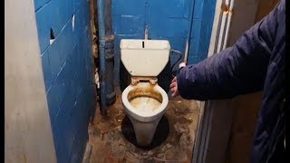 Школьница родила в туалете