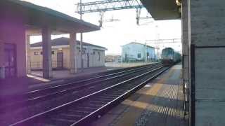 preview picture of video 'E652.010 sul MRS 80882 Chiusi C.T. - Novara Boschetto, in transito a Valenza'