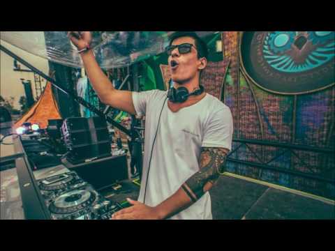 Vintage Culture, Darrow, Guitti - Watching (Original Mix)