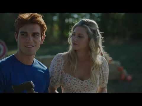 Betty And Archie Compete Against Each Other - Riverdale 6x01 Scene