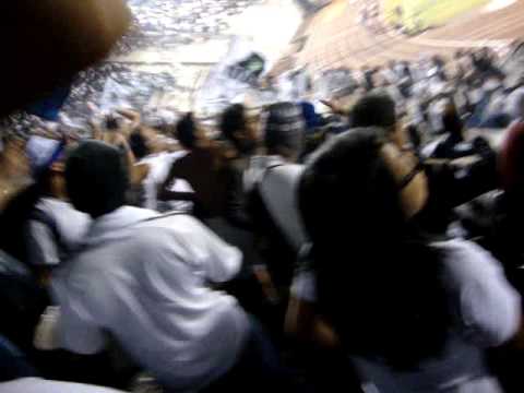 "Vltra Svr - Voy a dejarlo todo" Barra: Vltra Svr &bull; Club: Comunicaciones &bull; País: Guatemala