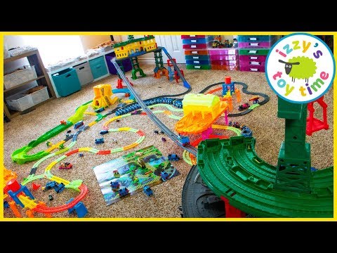 THOMAS SUPER STATION TRACKMASTER MEGA CITY. Two Super Stations, Two Rooms, HUGE!