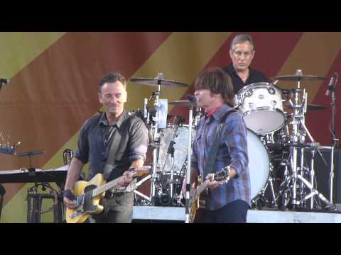 Bruce Springsteen & John Fogerty singing "Proud Mary" 2014 NO Jazz & Heritage Festival