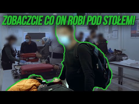 He tried to trick a customs officer with his agile feet! | Customs officers guard Europe