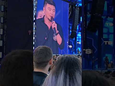 Анатолий Цой, прикольнвый смех у него:))