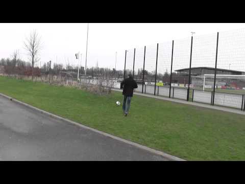 25 jan 2014 VV De Meern B2 - Elinkwijk B2 vr 4-2 Erik nog net zo soepel