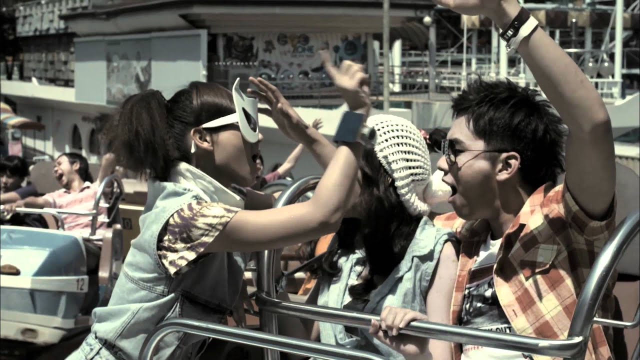 I DON'T CARE / 2NE1