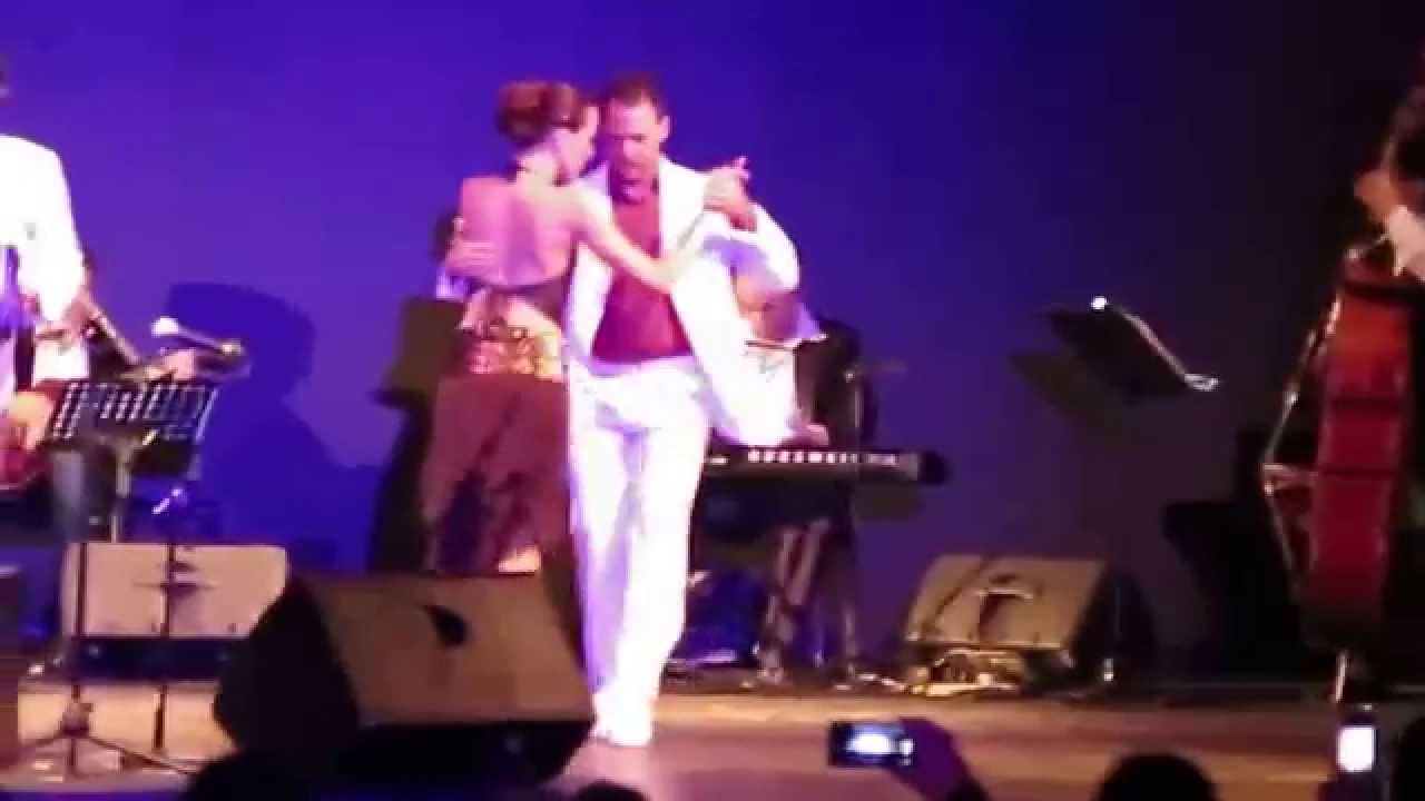 Video thumbnail for Valeria Lorduguín y Dennys Fernández interpretan Perdí las llaves & Cacho de Buenos Aires & Salsa
