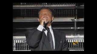 Luis Miguel & La Lluvia. Kacee, su corista, comparte un momento Mágico..