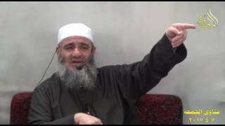 صورة انا مسافر على الطائرة رحلتي لمدة 8 ساعات وبذلك يكون فد اذن الظهر والعصر والمغرب والعشاء علما ان..↓↓