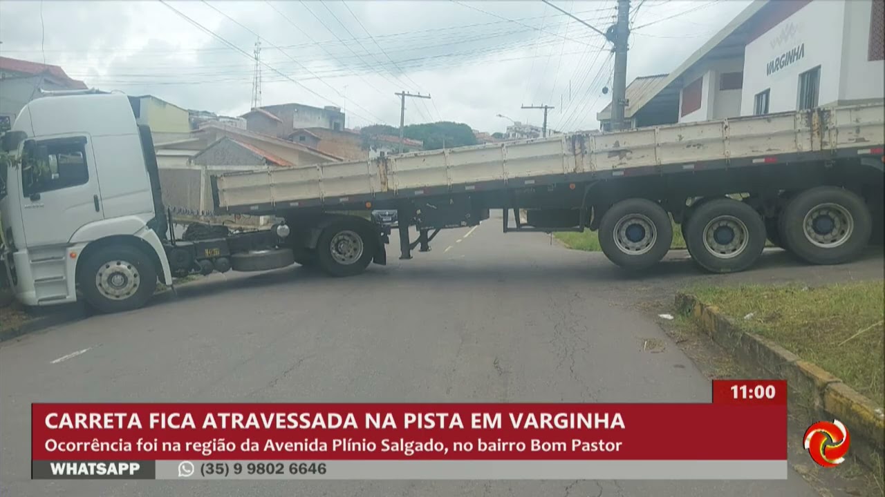 Carreta trava cruzamento no bairro Bom Pastor em Varginha