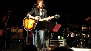 Lucinda Williams - Out of Touch - Paris - July 23 2009 (720p)