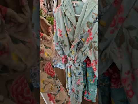 Halāts Good Evening Green video