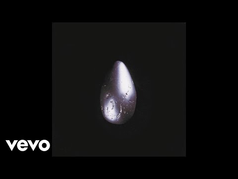 Charly García - Víctima (Official Audio)