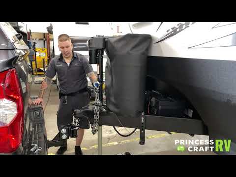 Fastway e2 Weight Distribution Hitch Coupling and Uncoupling