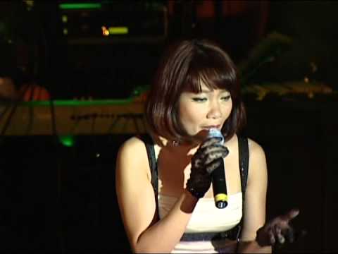 Thể hiện bởi Trần Thu Hà