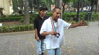 preview picture of video 'La Esquina de los Milagros, Coyoacán. Toño y Ever (forever)'