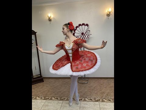 Stage costume P 0402A - video 2