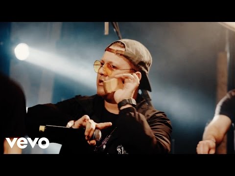 Young Kira - Motorola Razr (Vevo Presents)