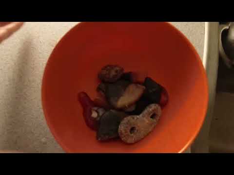 MongoTV_9516 - SPISER LILLE SKÅL SLIK LIDT FØR FREDAG MIDNAT