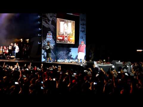 Django vs Foxt - Octavos - Redbull Batalla de los Gallos Perú 2016